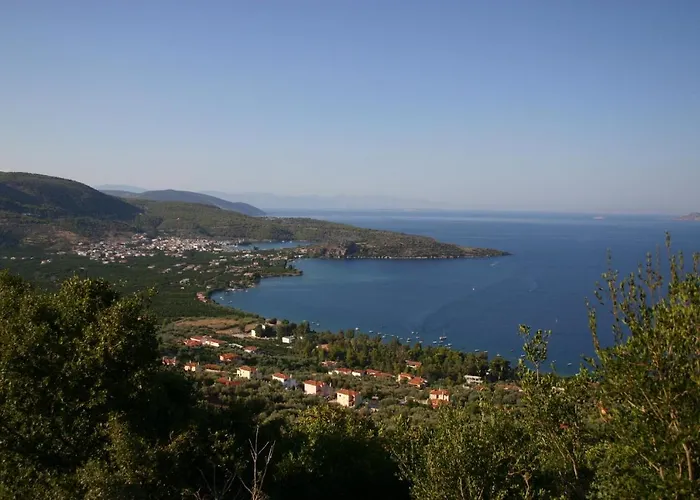 Saronis Hotel