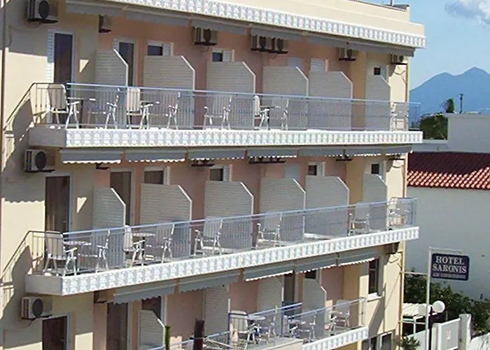 Saronis Hotel