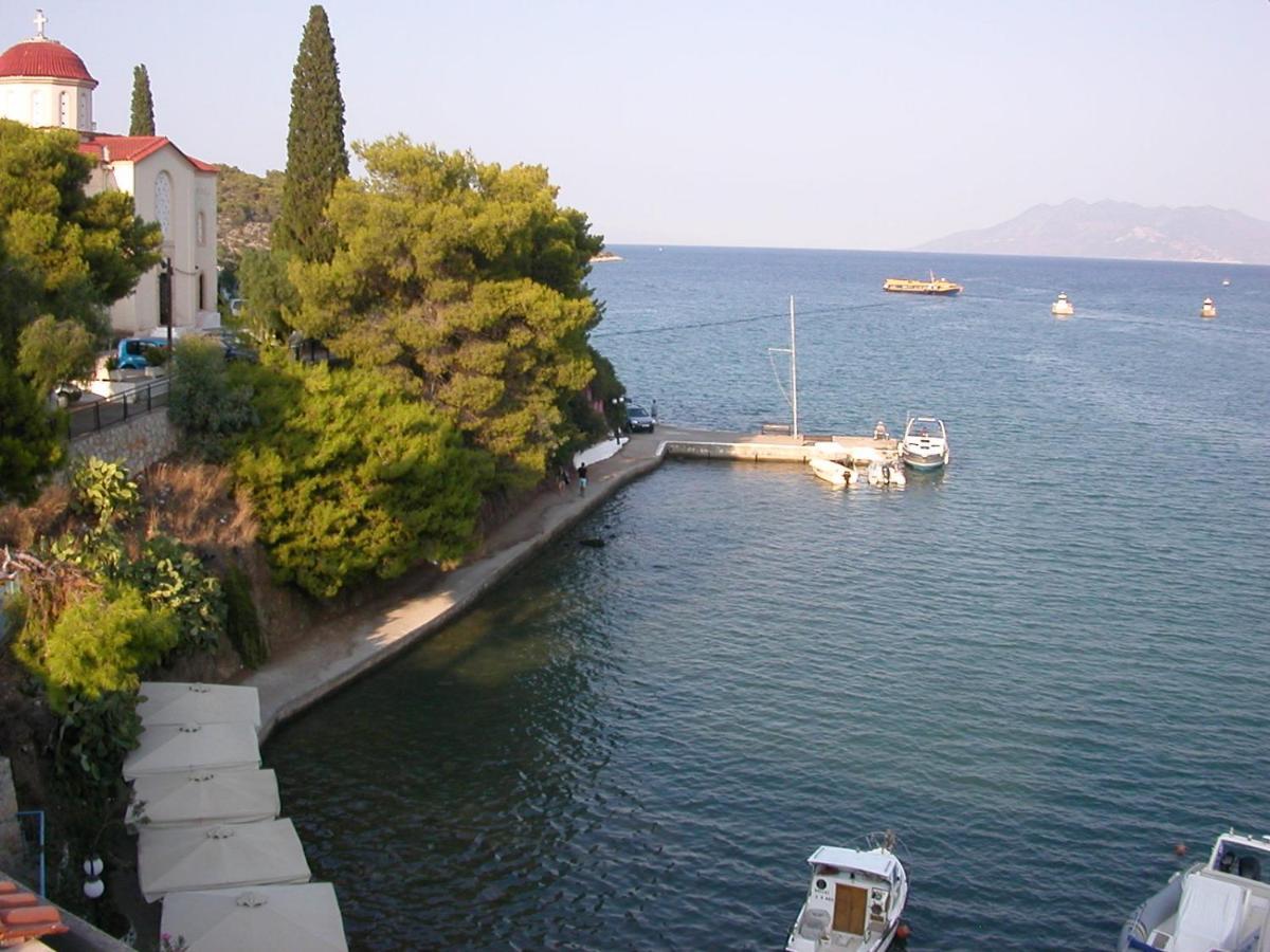 Hotel Saronis 3*
