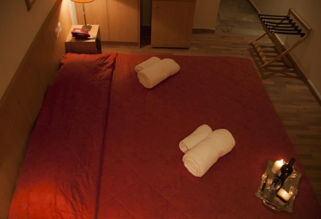 Hotel Saronis