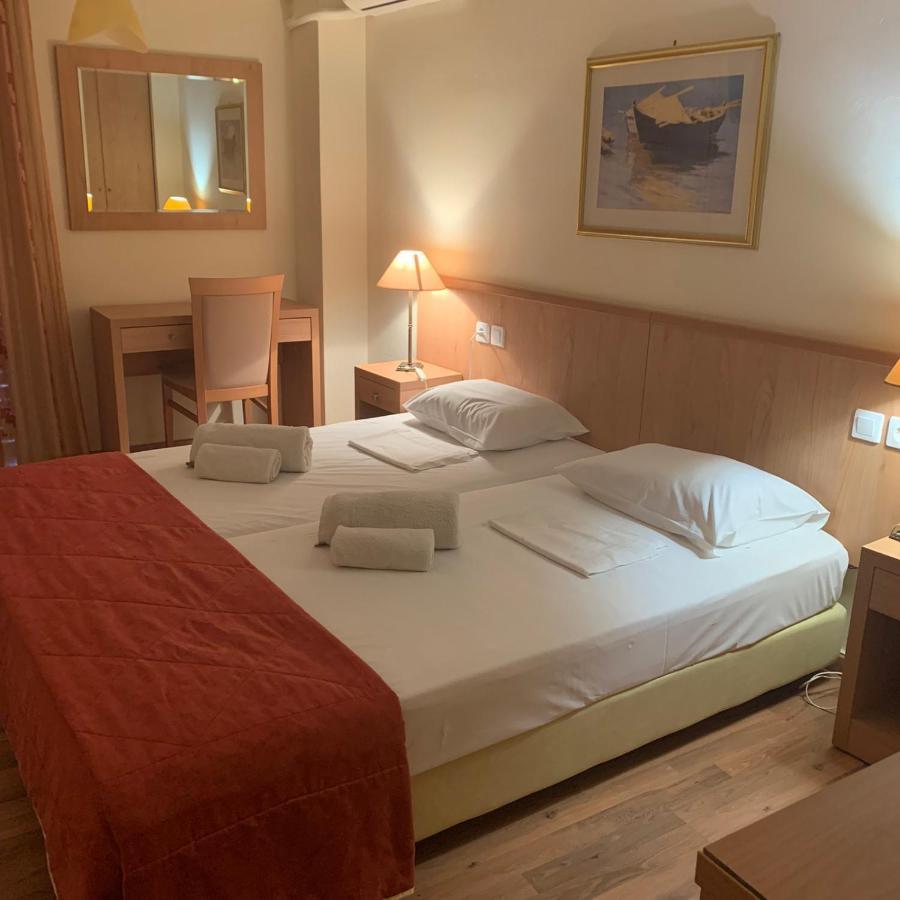 Saronis Otel