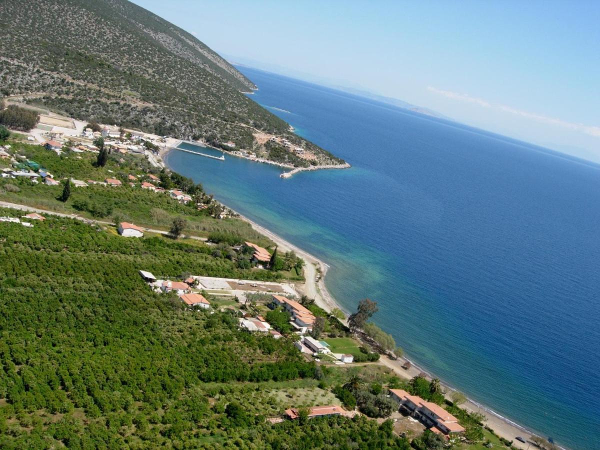 Saronis 3*
